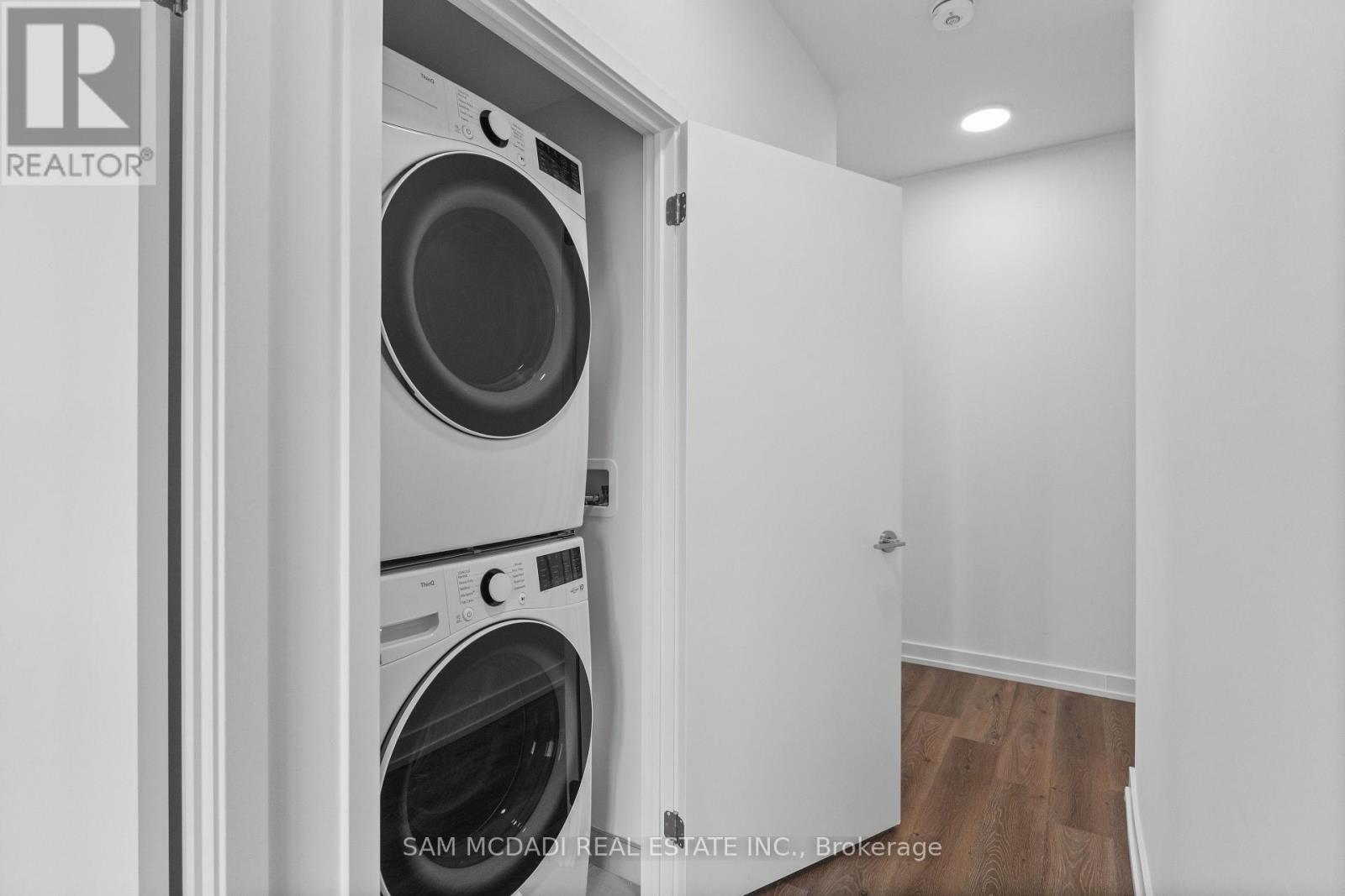 3810 - 395 Square One Drive, Mississauga, Ontario  L5B 0P6 - Photo 20 - W13627774
