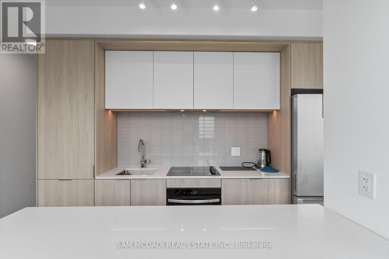 3810 - 395 Square One Drive, Mississauga, Ontario  L5B 0P6 - Photo 6 - W13627774