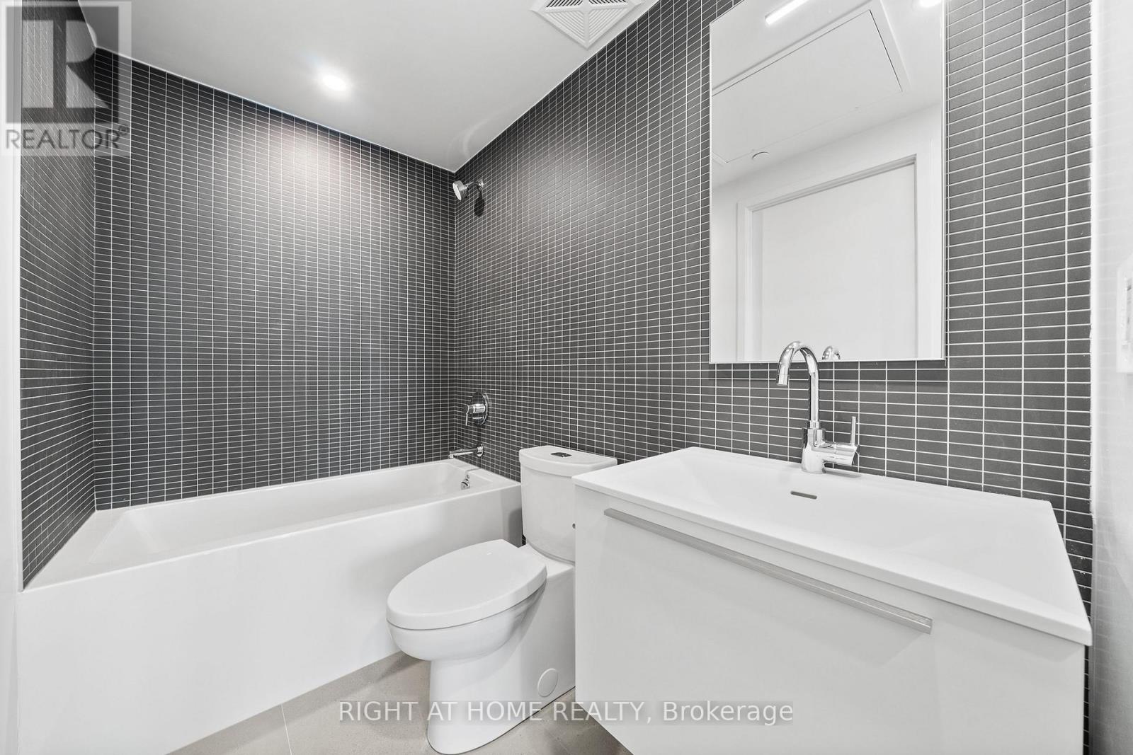520 - 2720 Dundas Street, Toronto, Ontario  M6P 0C3 - Photo 6 - W13627778