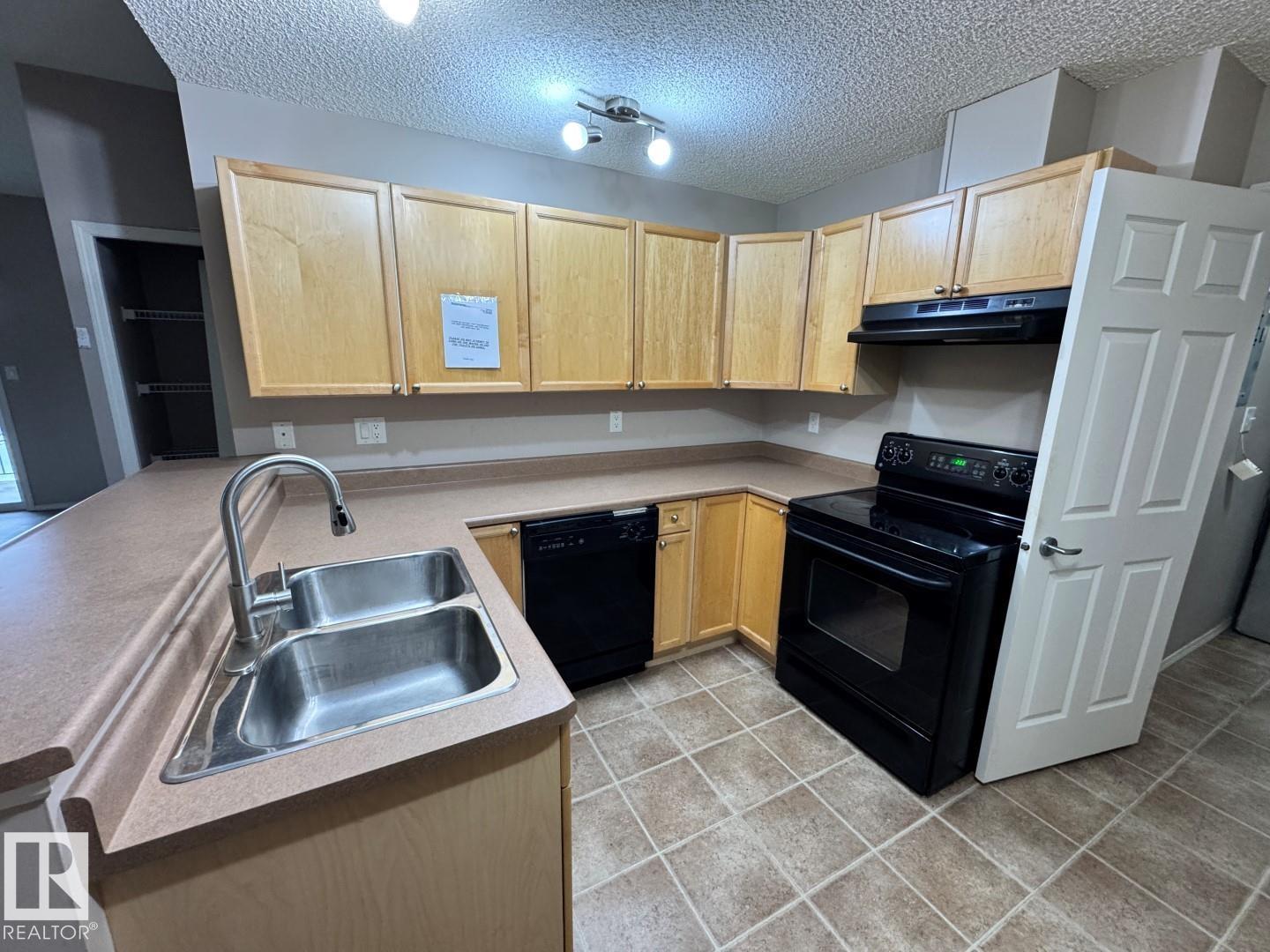 #28 2508 Hanna Cr NW, Edmonton, Alberta  T6R 3N7 - Photo 6 - E4501714