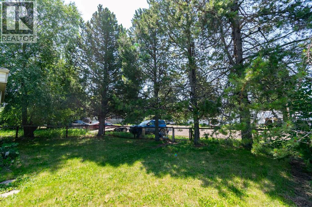 4 48a Street Close, Alix, Alberta  T0C 0B0 - Photo 3 - A2328854