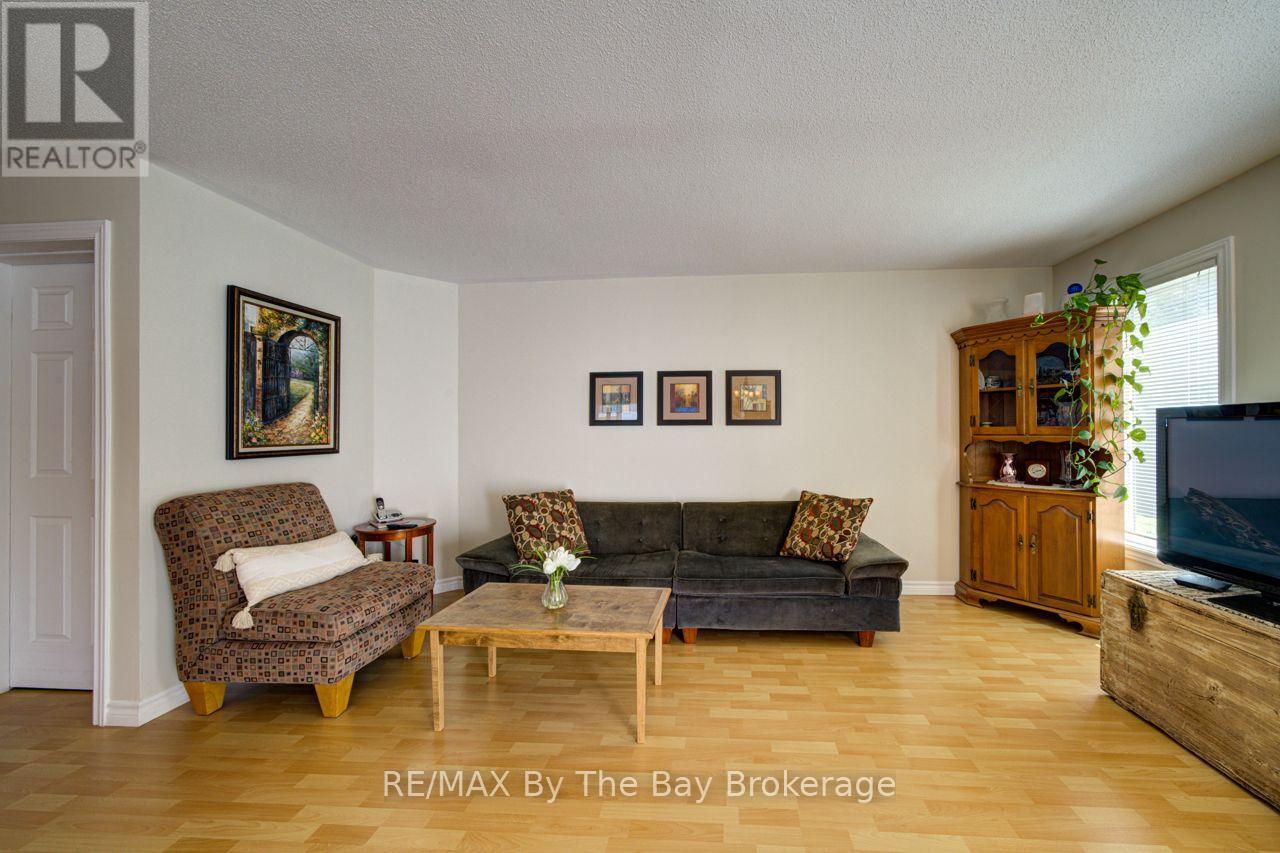 6 Illinois Crescent, Wasaga Beach, Ontario  L9Z 3A8 - Photo 16 - S13627782