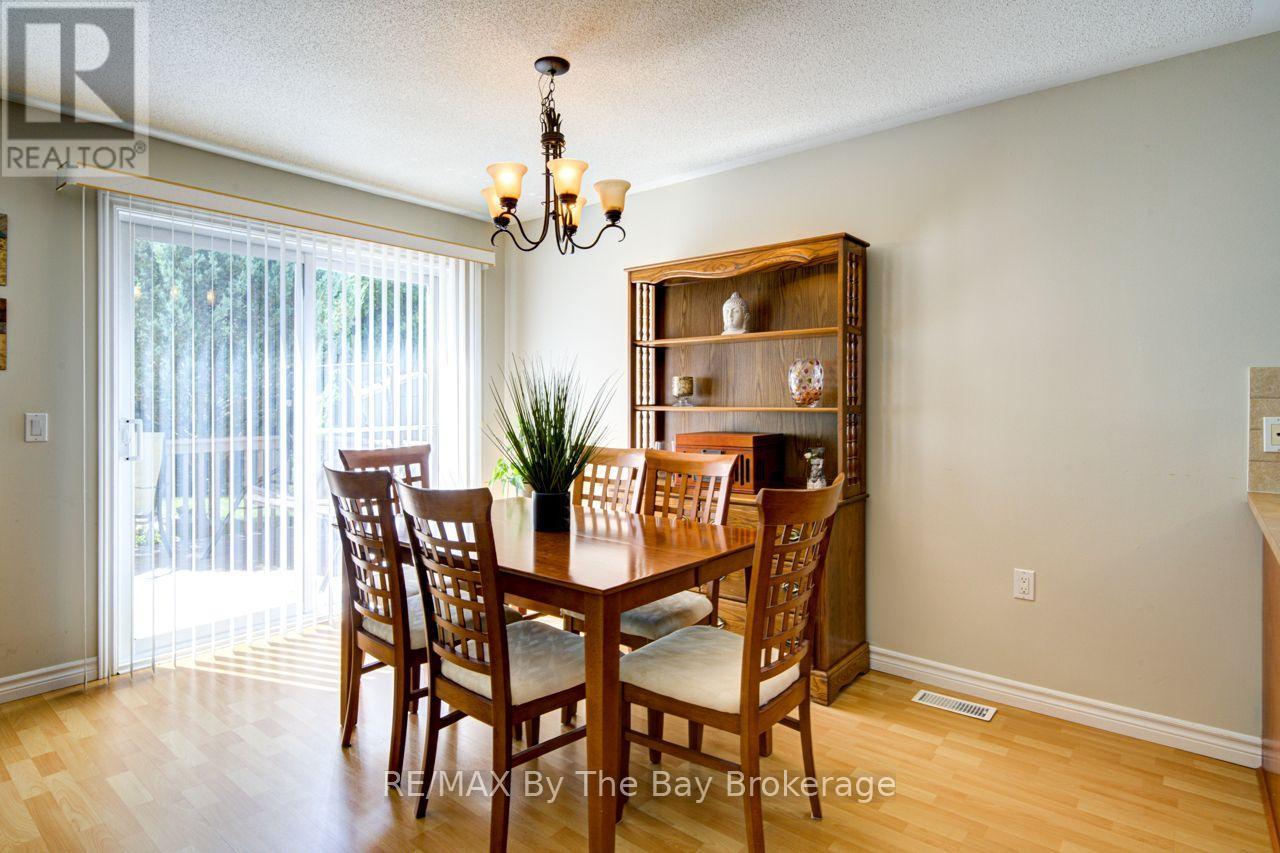 6 Illinois Crescent, Wasaga Beach, Ontario  L9Z 3A8 - Photo 14 - S13627782