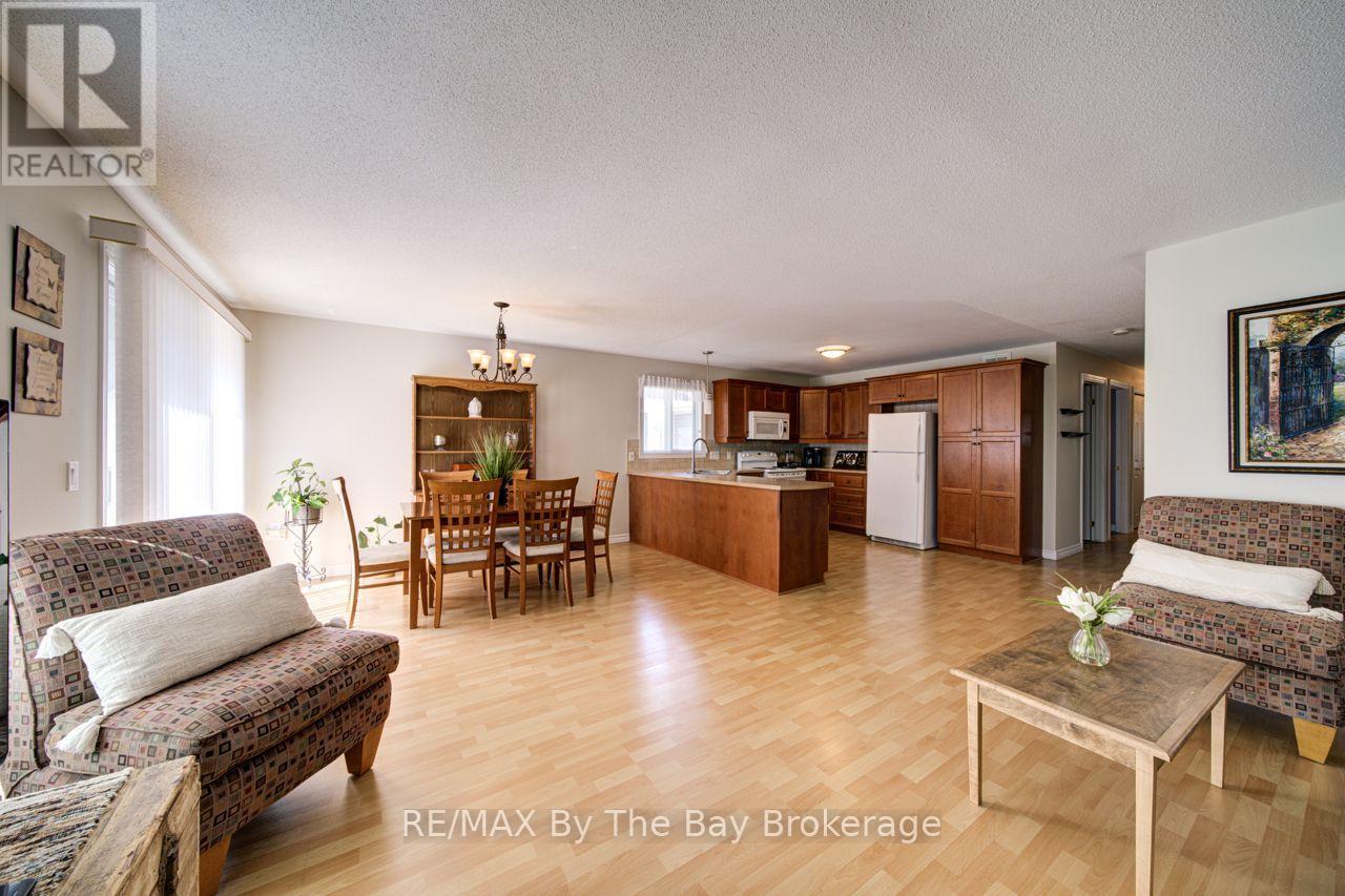 6 Illinois Crescent, Wasaga Beach, Ontario  L9Z 3A8 - Photo 17 - S13627782