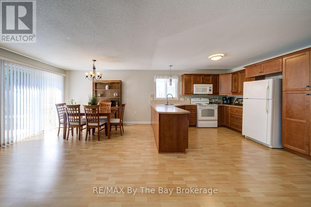 6 Illinois Crescent, Wasaga Beach, Ontario  L9Z 3A8 - Photo 18 - S13627782