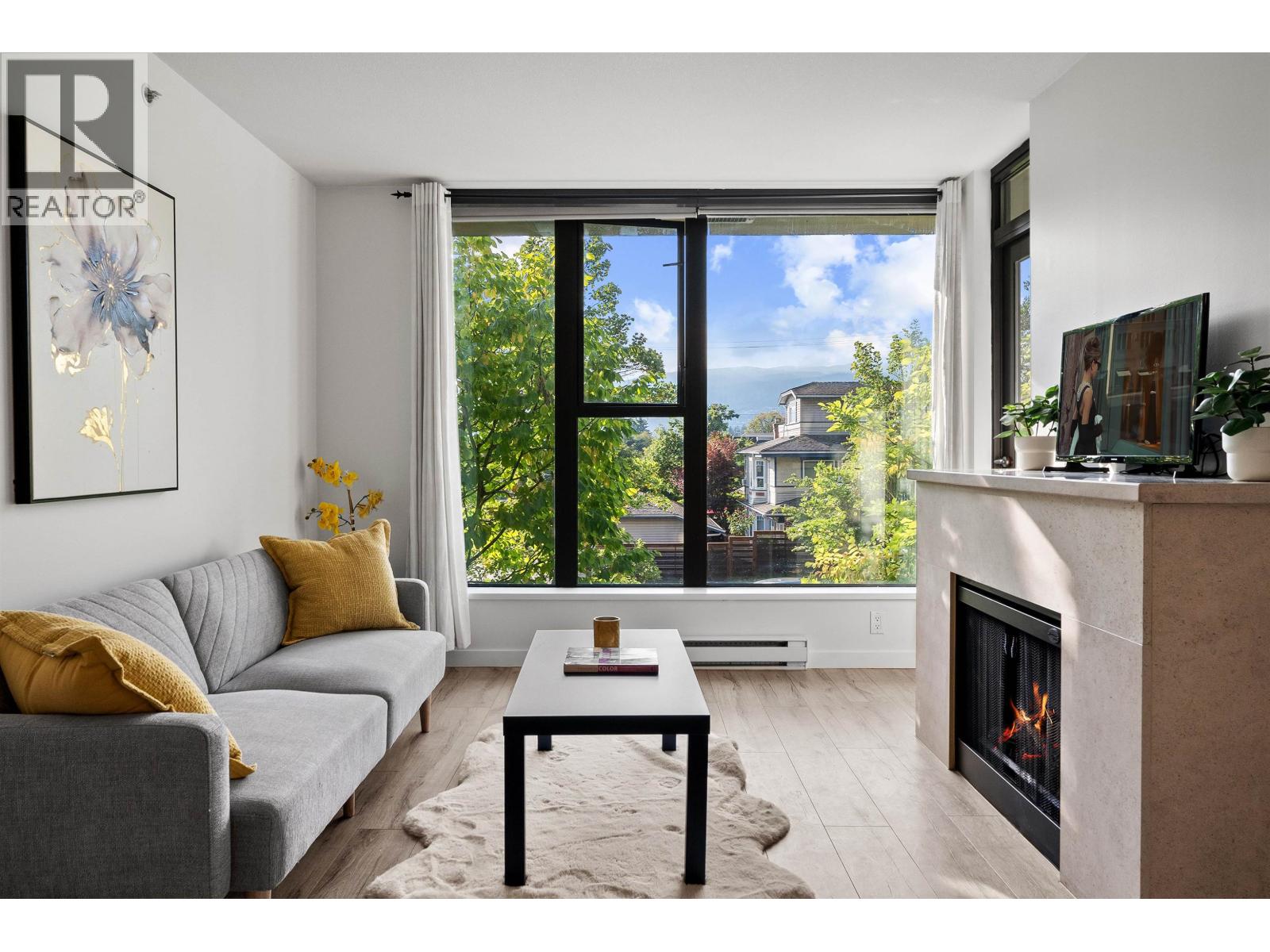 306 683 W Victoria Park, North Vancouver, British Columbia  V7M 0A2 - Photo 3 - R3151788
