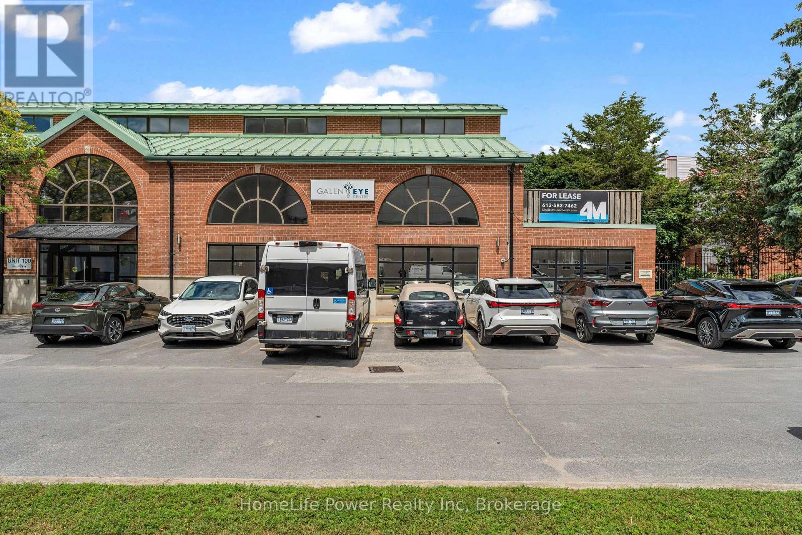 203 & 204 - 27 PLACE D'ARMES PLACE, Kingston, Ontario