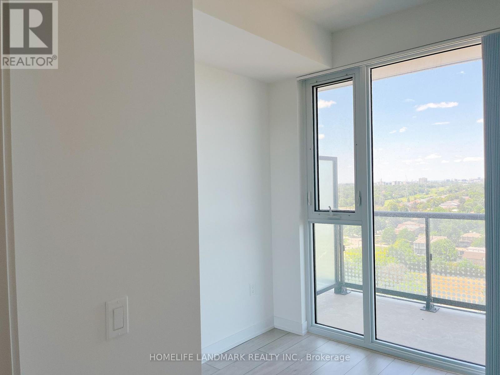 5858 Yonge Street, Toronto, Ontario  M2M 0C6 - Photo 7 - C13627796