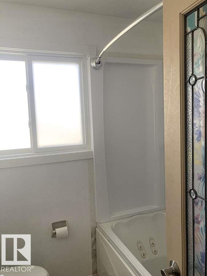 15212 86 Av NW, Edmonton, Alberta  T5R 4C3 - Photo 19 - E4485991