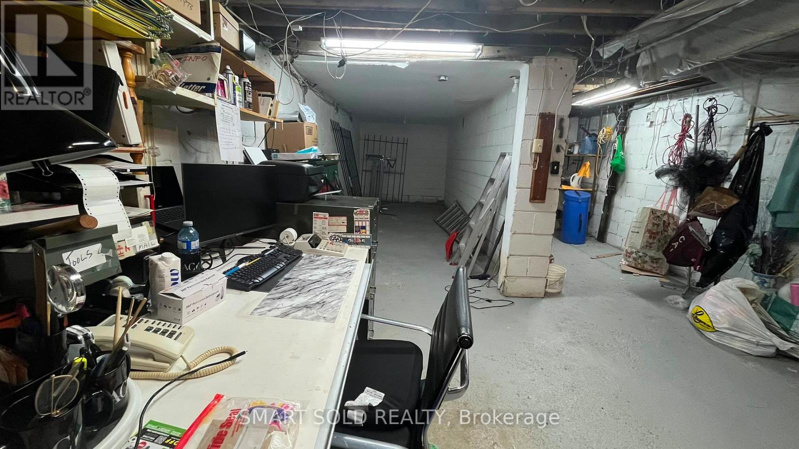 Main Flr + Bsmt - 1592 Eglinton Avenue W, Toronto, Ontario  M6E 2G8 - Photo 9 - W13600866