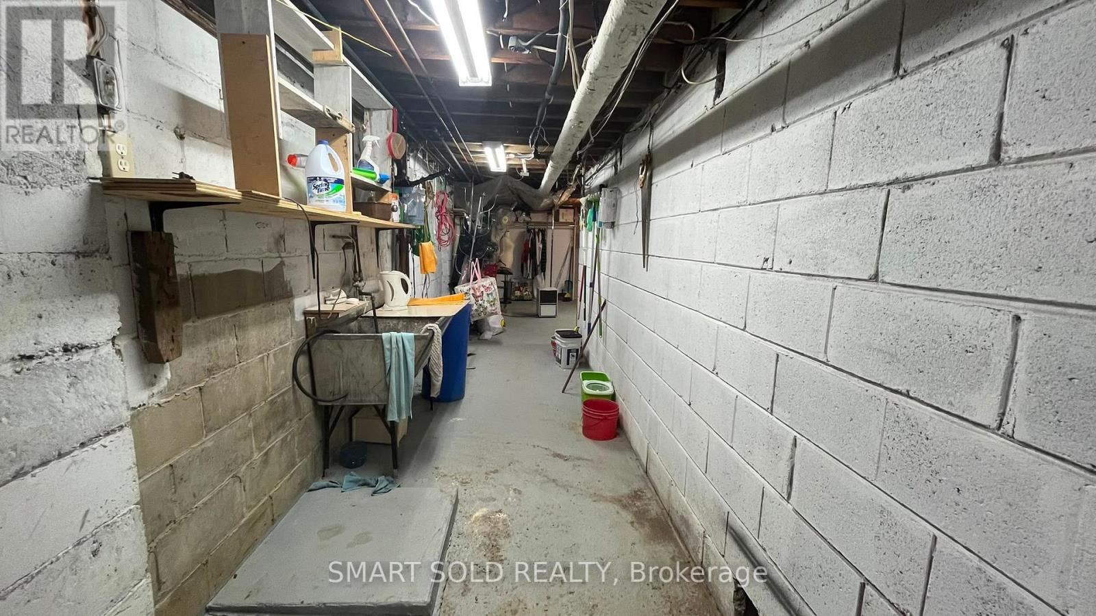 Main Flr + Bsmt - 1592 Eglinton Avenue W, Toronto, Ontario  M6E 2G8 - Photo 11 - W13600866