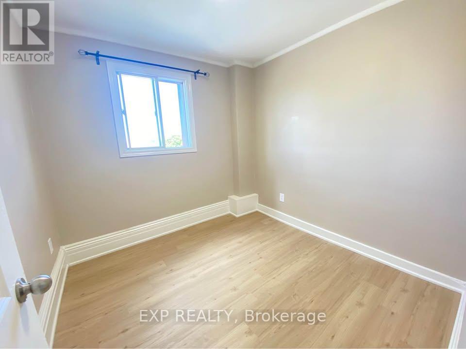 36 Front Street N, Thorold, Ontario  L2V 1X5 - Photo 5 - X13627810