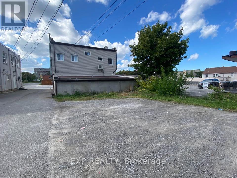 36 Front Street N, Thorold, Ontario  L2V 1X5 - Photo 8 - X13627810