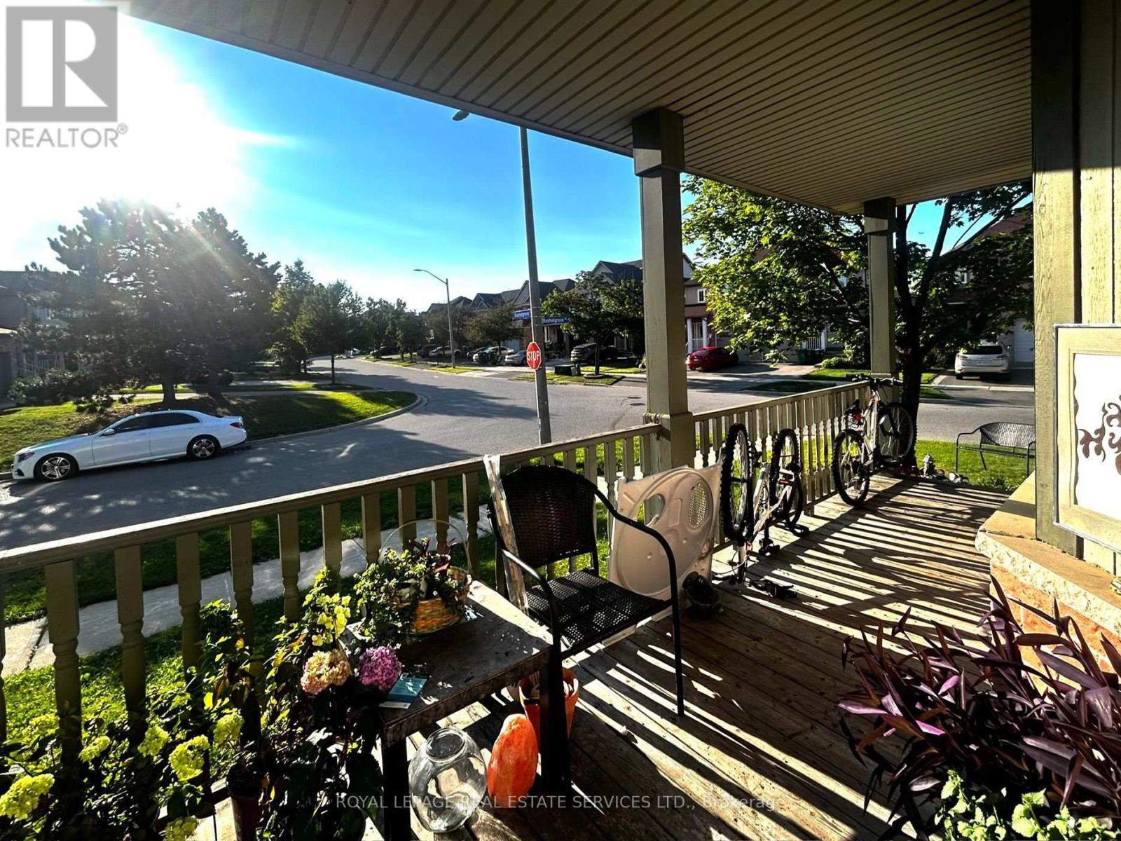 5252 Bushelgrove Circle, Mississauga, Ontario  L5M 6C5 - Photo 4 - W13618536