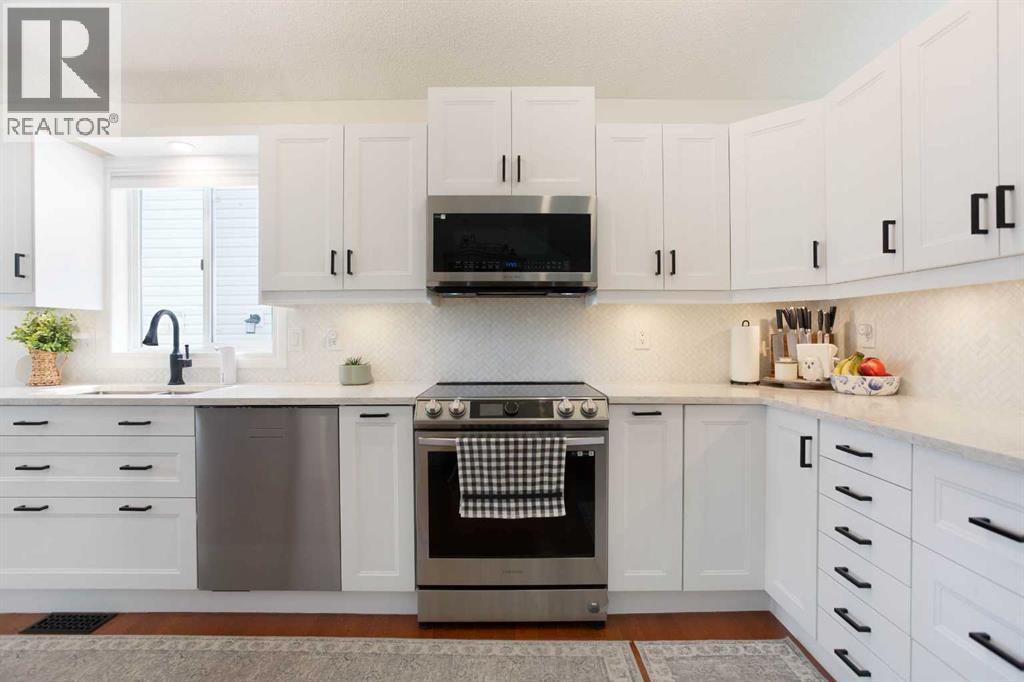 1105 Country Hills Circle NW, Calgary, Alberta  T3K 4W9 - Photo 8 - A2331764
