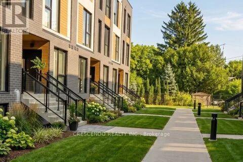 8 - 176 CLONMORE DRIVE, Toronto, Ontario