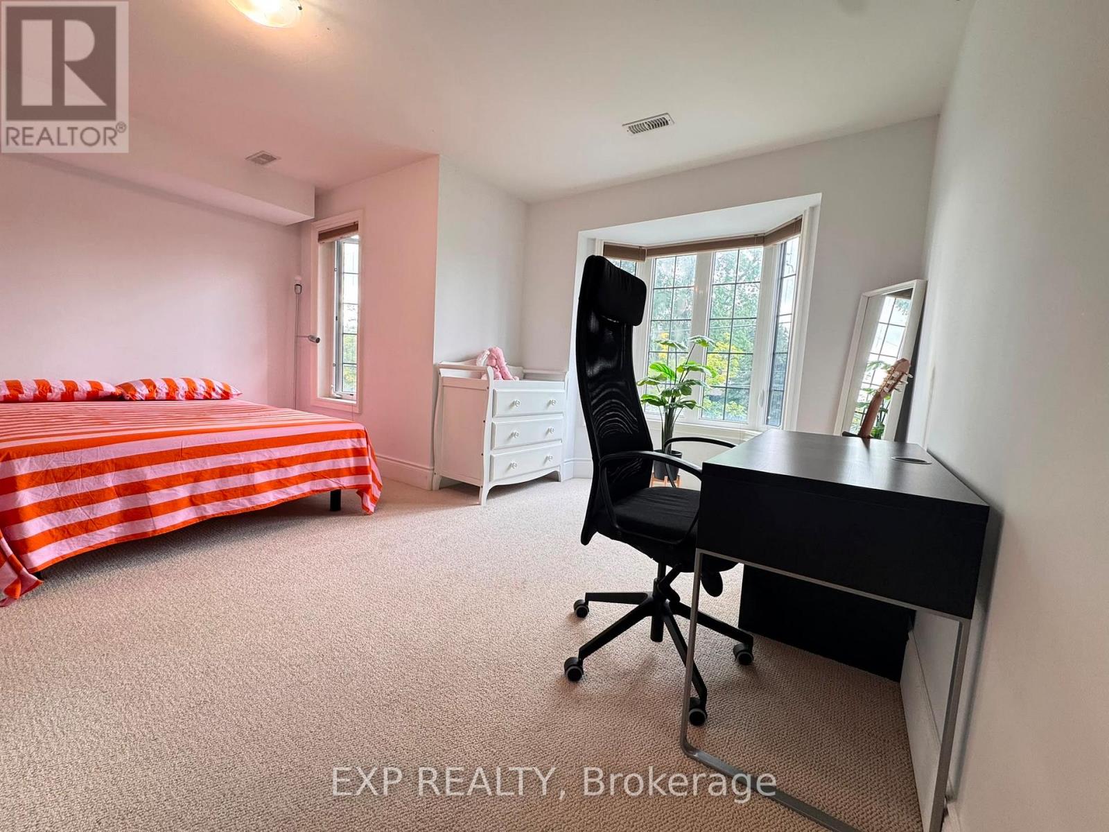 99 Hunt Avenue, Richmond Hill, Ontario  L4C 4H1 - Photo 14 - N13627834