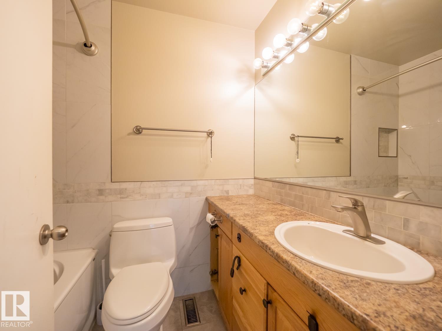208 Grandin Vg, St. Albert, Alberta  T8N 2J3 - Photo 21 - E4501718