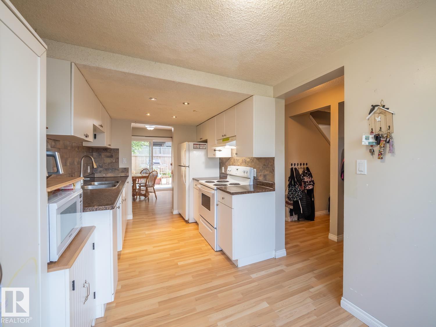208 Grandin Vg, St. Albert, Alberta  T8N 2J3 - Photo 6 - E4501718