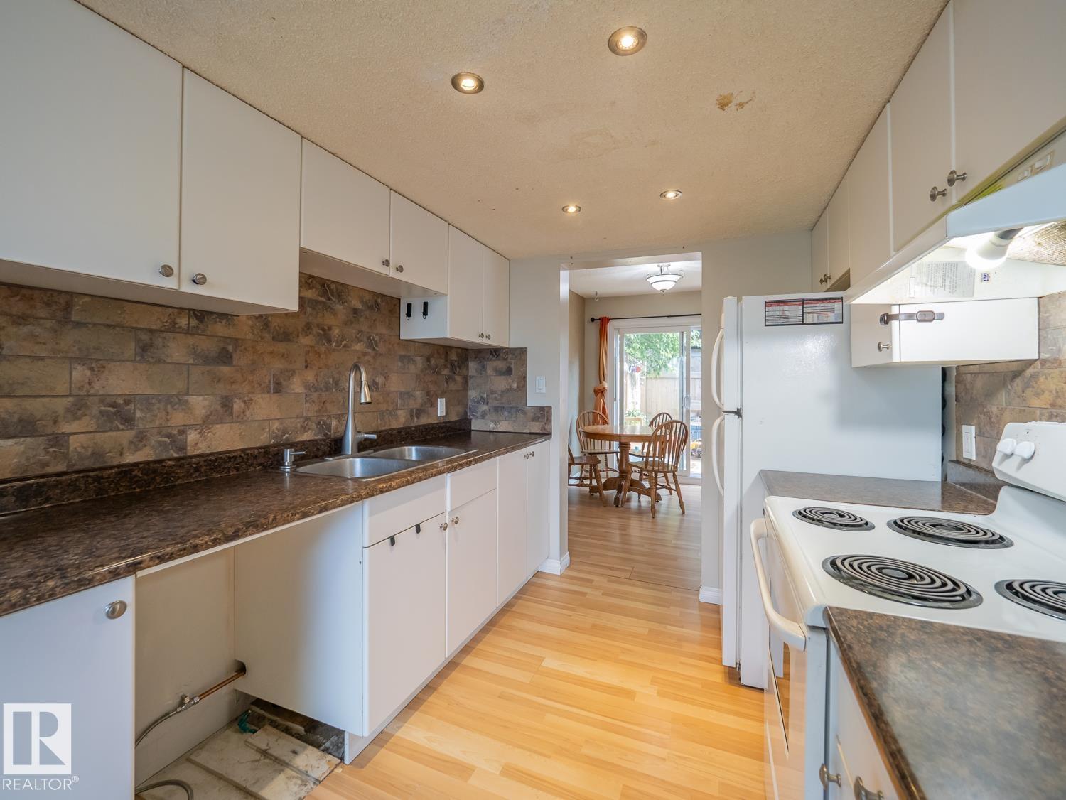 208 Grandin Vg, St. Albert, Alberta  T8N 2J3 - Photo 8 - E4501718