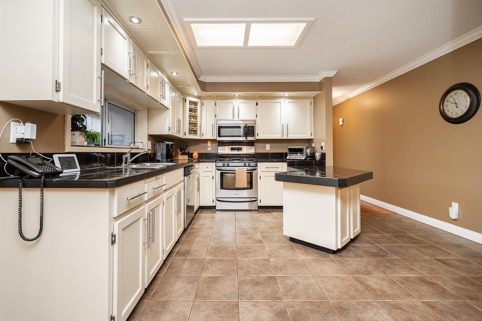 34866 Everson Place, Abbotsford, British Columbia  V2S 7R6 - Photo 9 - R3151210