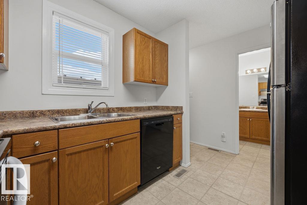 10473 24 Av NW, Edmonton, Alberta  T6J 4S2 - Photo 14 - E4501722