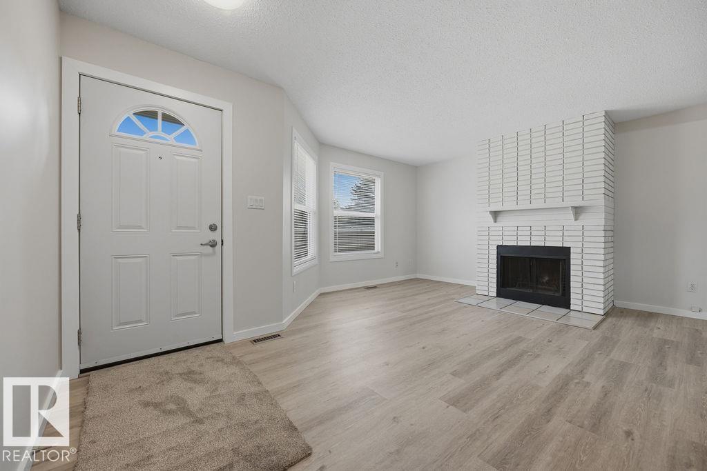 10473 24 Av NW, Edmonton, Alberta  T6J 4S2 - Photo 4 - E4501722