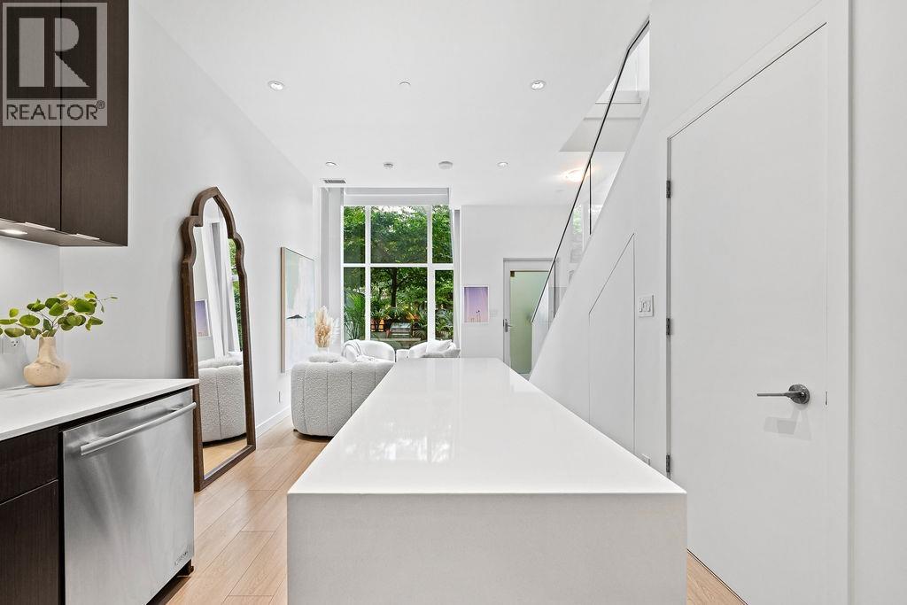 141 E 1st Avenue, Vancouver, British Columbia V6A 0E8 - Photo 14 - R3146086