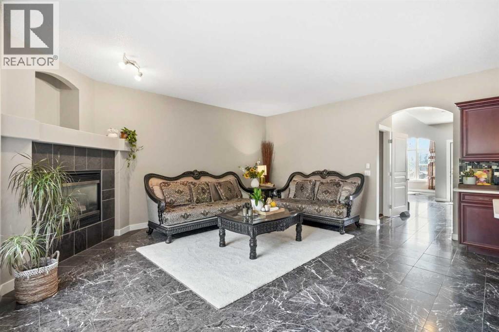 242 Tusslewood Grove NW, Calgary, Alberta  T3L 2Y4 - Photo 7 - A2333386