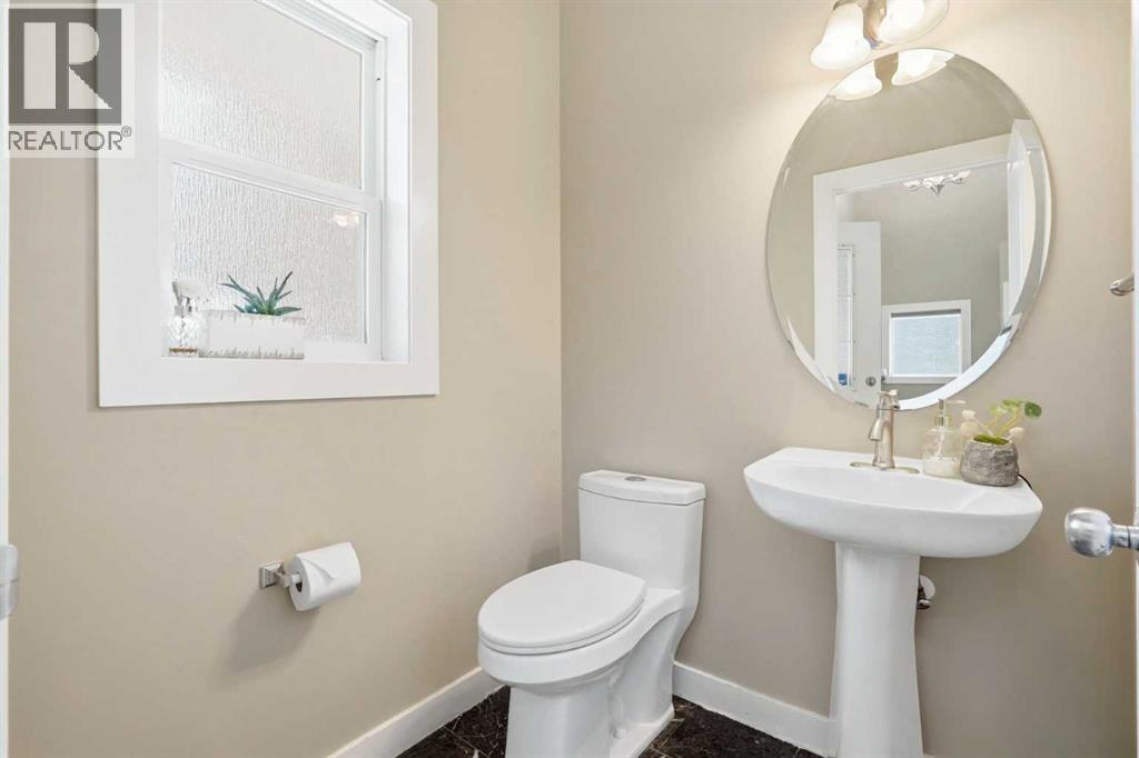 242 Tusslewood Grove NW, Calgary, Alberta  T3L 2Y4 - Photo 14 - A2333386