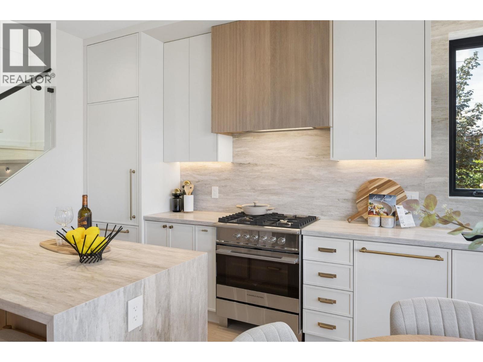 2 2815 Trinity Street, Vancouver, British Columbia  V5K 1E8 - Photo 11 - R3151776