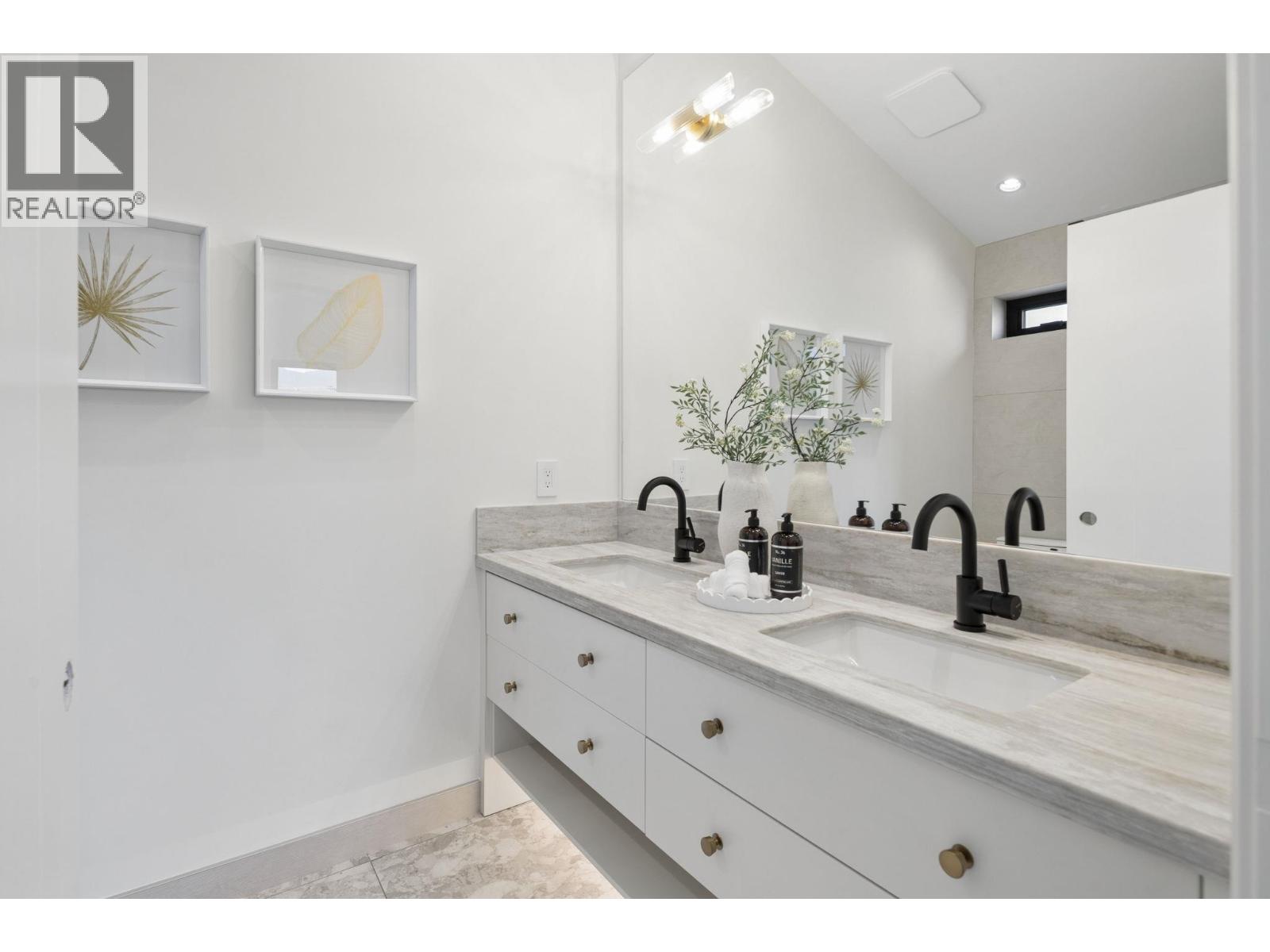 2 2815 Trinity Street, Vancouver, British Columbia  V5K 1E8 - Photo 31 - R3151776