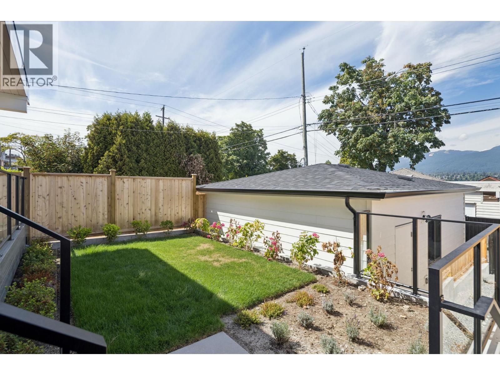 2 2815 Trinity Street, Vancouver, British Columbia  V5K 1E8 - Photo 35 - R3151776