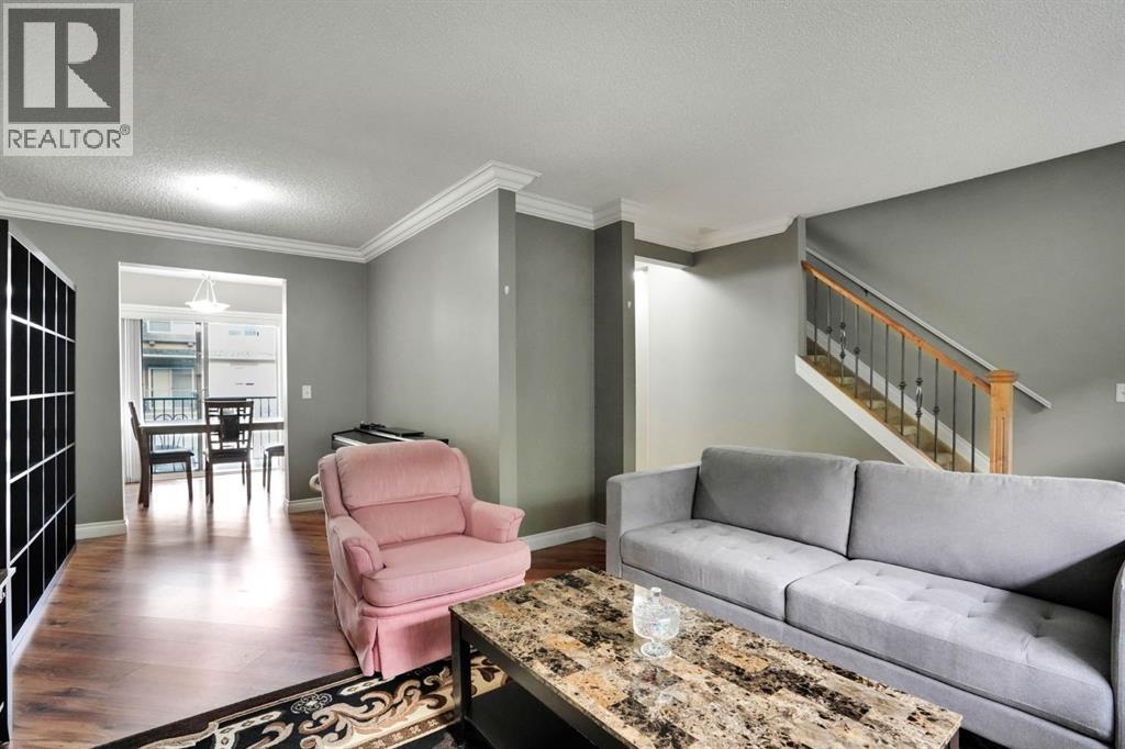 199 Cedarwood Lane Sw, Calgary, Alberta T2W 5X6 - Photo 10 - A2332012