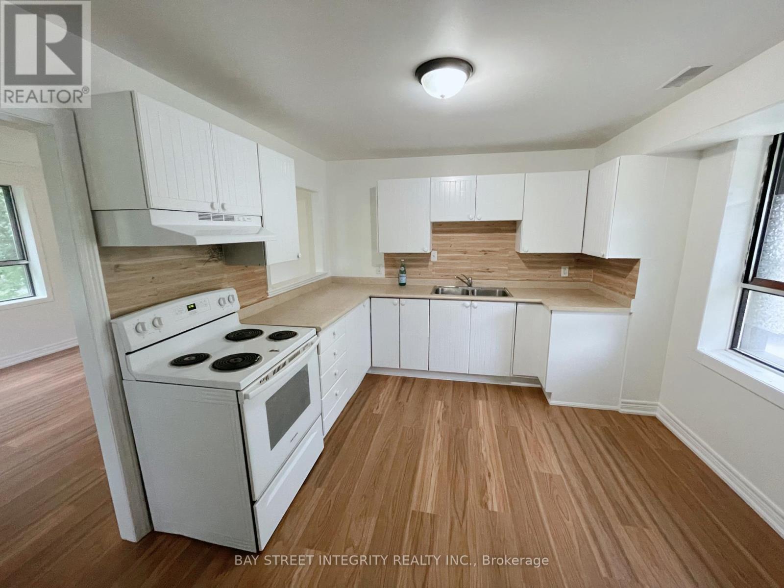 1st Floor - 320 Miami Drive, Georgina, Ontario  L4P 2Z7 - Photo 2 - N13627854