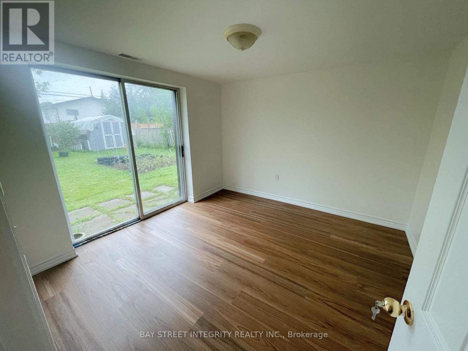 1st Floor - 320 Miami Drive, Georgina, Ontario  L4P 2Z7 - Photo 3 - N13627854
