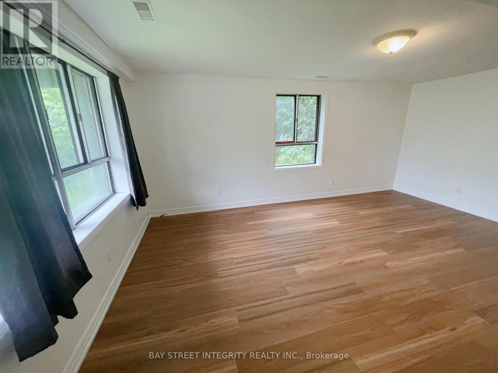 1st Floor - 320 Miami Drive, Georgina, Ontario  L4P 2Z7 - Photo 6 - N13627854