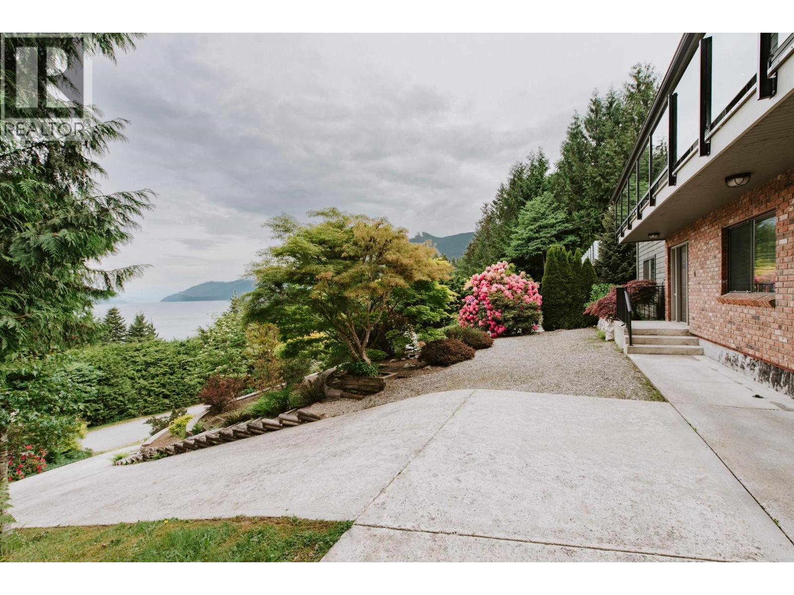 6950 Porpoise Drive, Sechelt, British Columbia  V7Z 0C8 - Photo 5 - R3151789