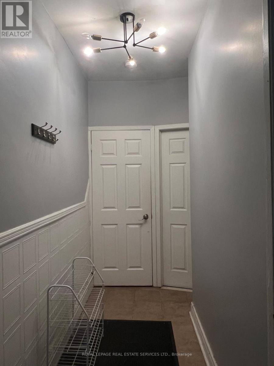 2nd Floor - 263 Grace Street, Toronto, Ontario  M6G 3A7 - Photo 2 - C13015226