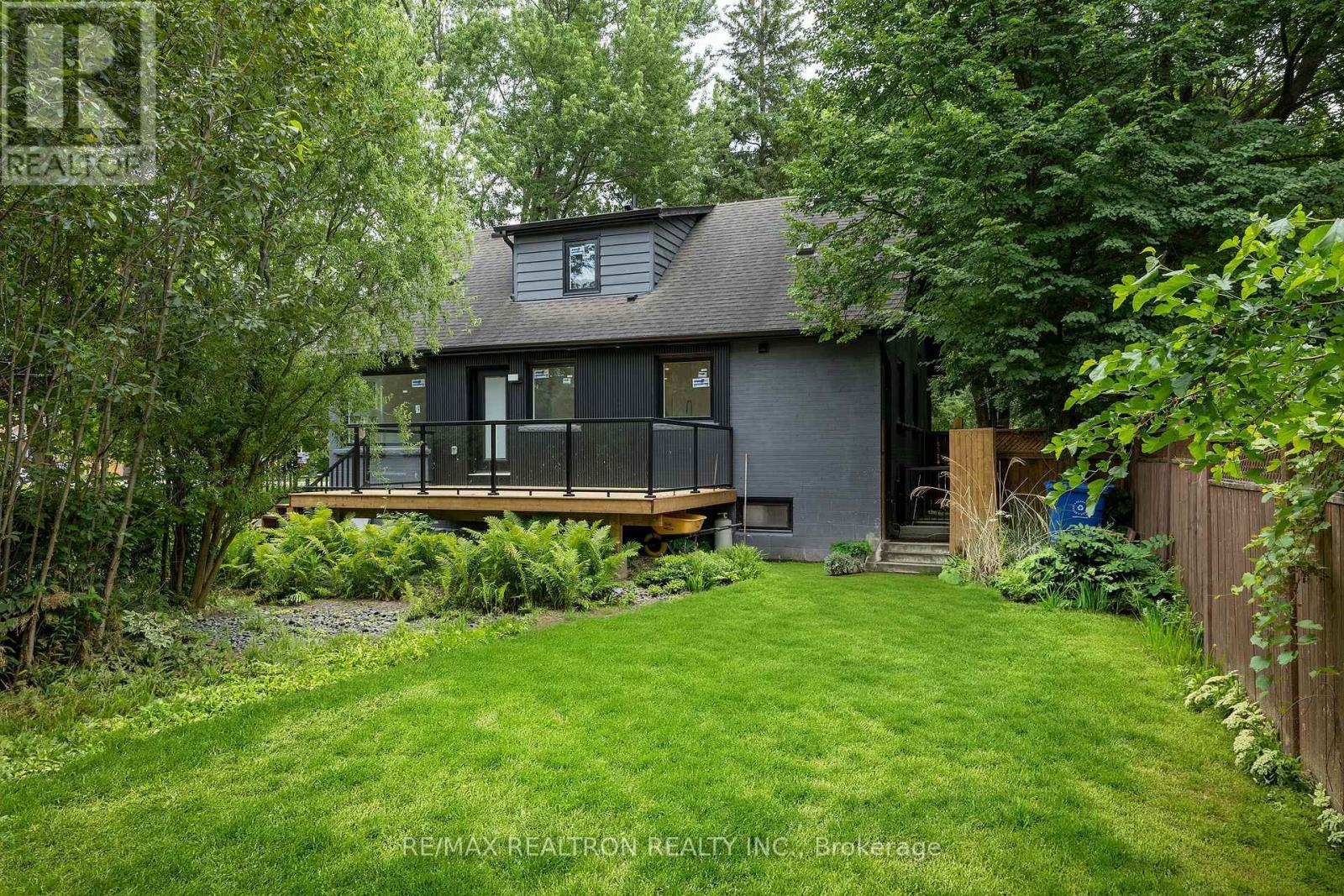 30 Morton Avenue, East Gwillimbury, Ontario  L0G 1V0 - Photo 11 - N13624232