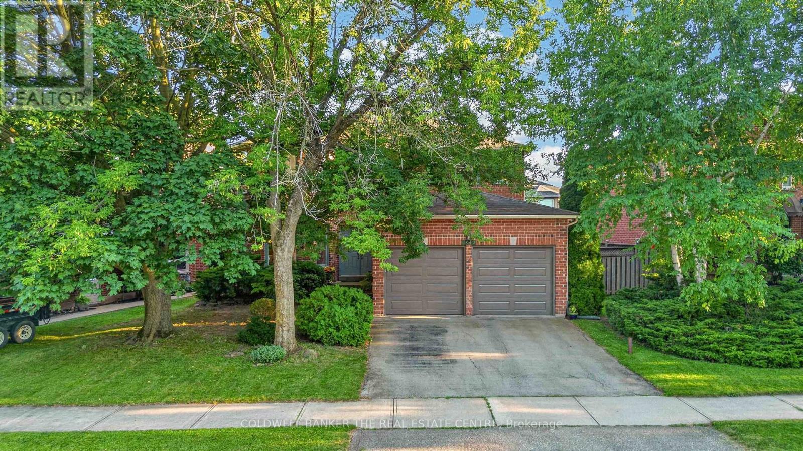 2040 MARKLE DRIVE, Oakville, Ontario