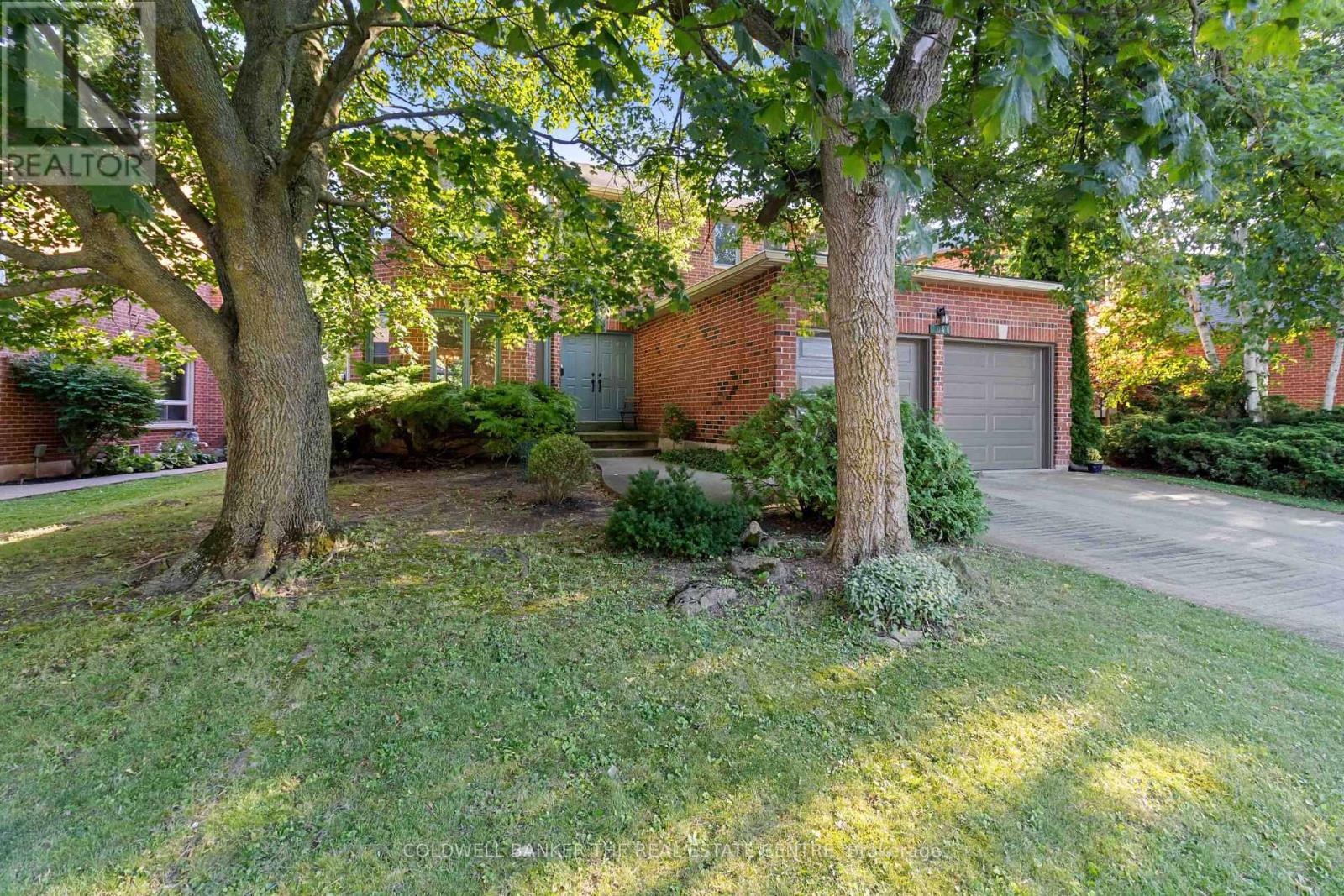 2040 Markle Drive, Oakville, Ontario  L6H 3T3 - Photo 2 - W13627876