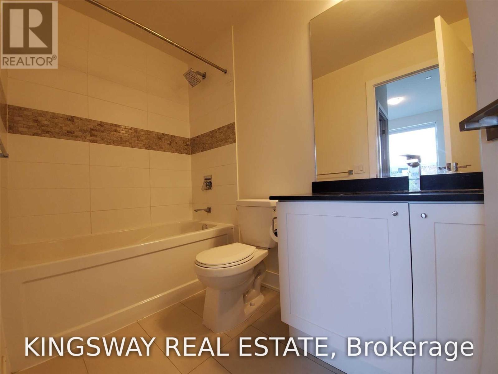 Th3 - 4011 Brickstone Mews, Mississauga, Ontario  L5B 0J7 - Photo 11 - W13627880