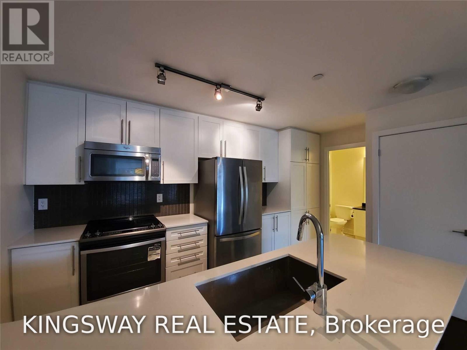 Th3 - 4011 Brickstone Mews, Mississauga, Ontario  L5B 0J7 - Photo 4 - W13627880