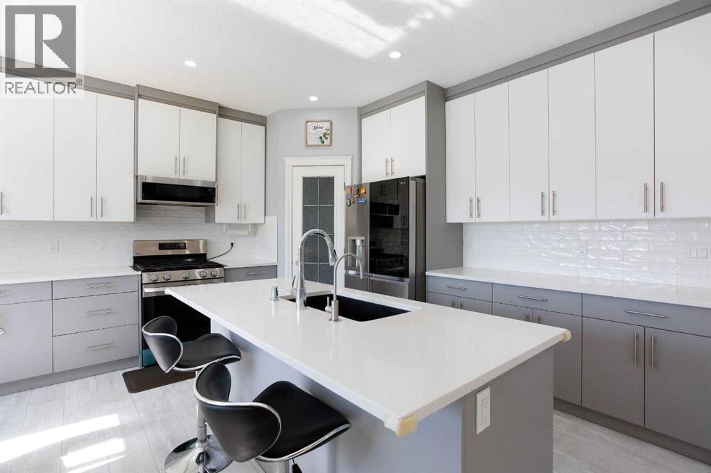 1925 Luxstone Park SW, Airdrie, Alberta  T4B 3B5 - Photo 9 - A2328960