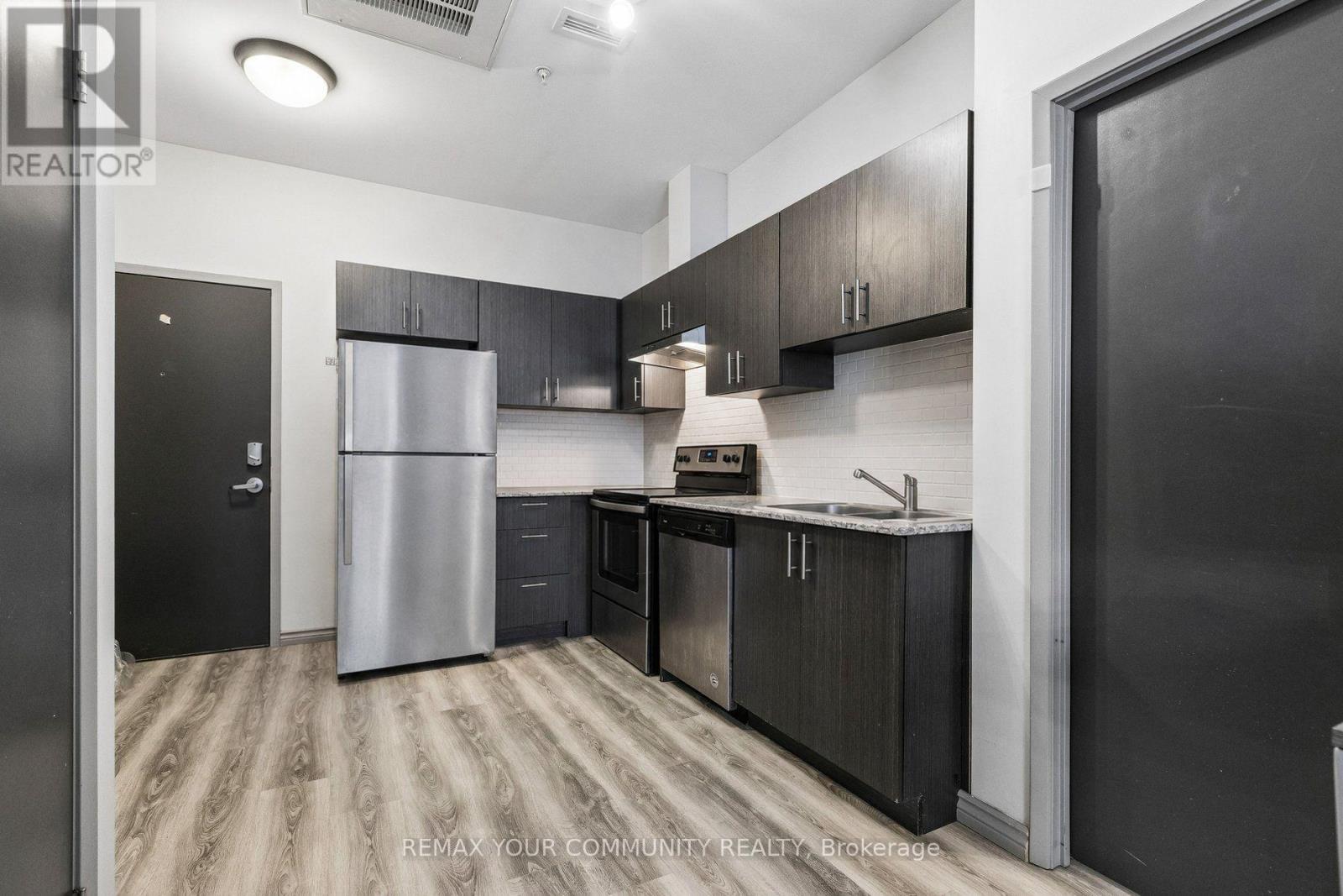 F115 - 275 Larch Street, Waterloo, Ontario  N2L 3R2 - Photo 2 - X13627872