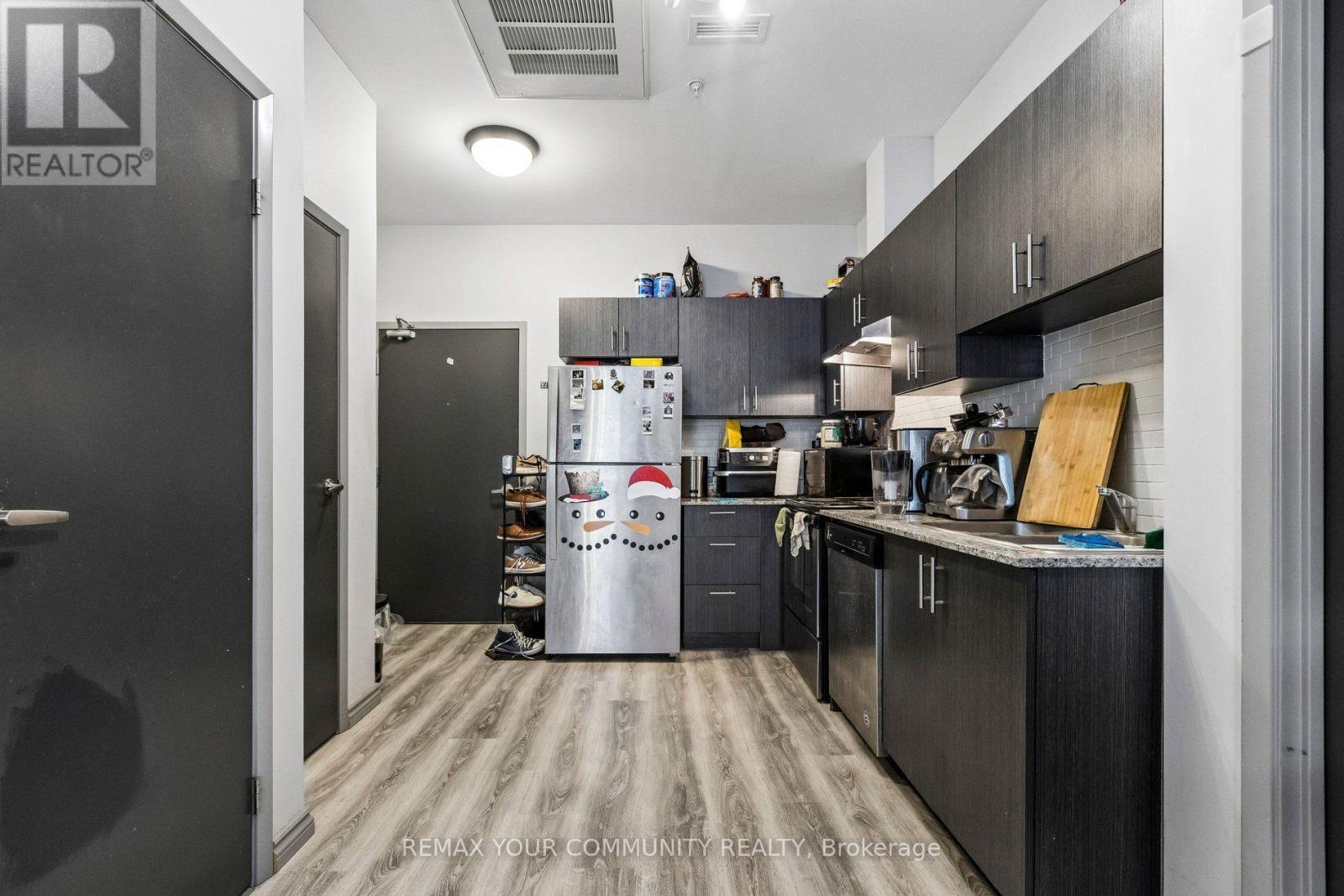 F115 - 275 Larch Street, Waterloo, Ontario  N2L 3R2 - Photo 3 - X13627872