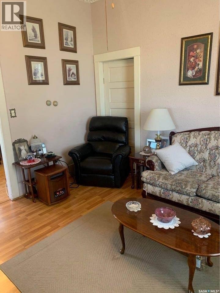 830 Main Street, Holdfast, Saskatchewan S0G 0E3 - Photo 4 - SK044242