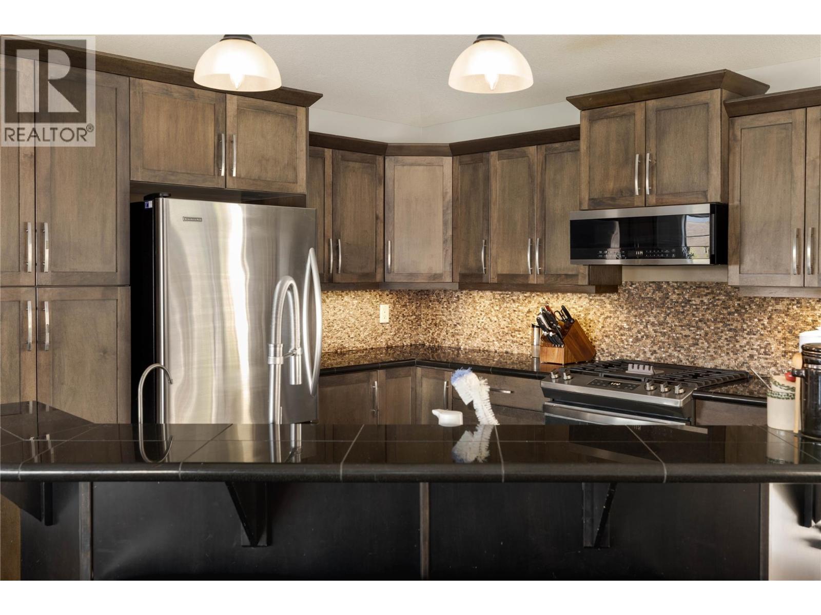 927 Mt. Grady Close, Vernon, British Columbia  V1B 4B6 - Photo 6 - 10396308
