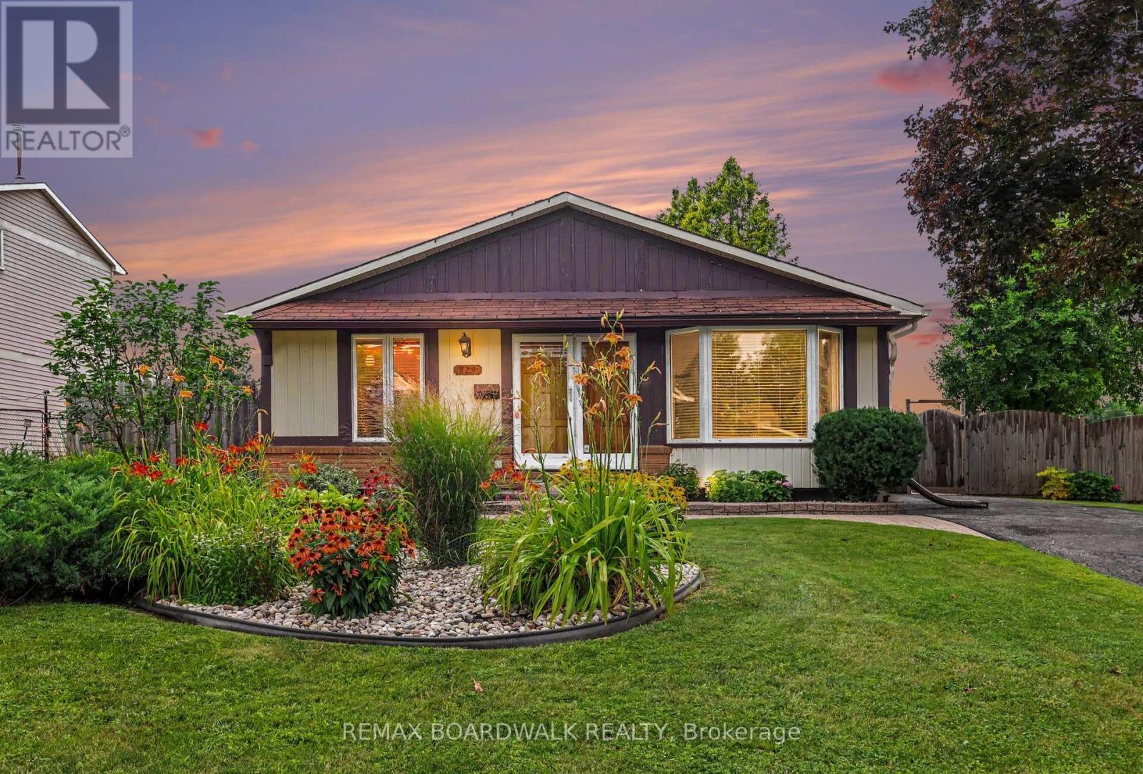 329 PINTAIL TERRACE, Ottawa, Ontario